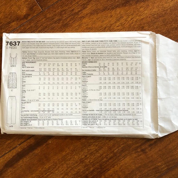 Simplicity 7637 Jessica McClintock Classic Corset top evening wear. sewing - Picture 2 of 3